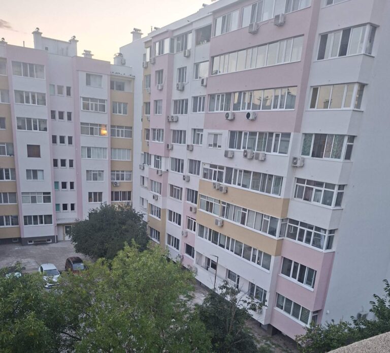 Саниран жилищен блок 84 на ул. "Граф Игнатиев" в Ямбол – фасади към вътрешния двор